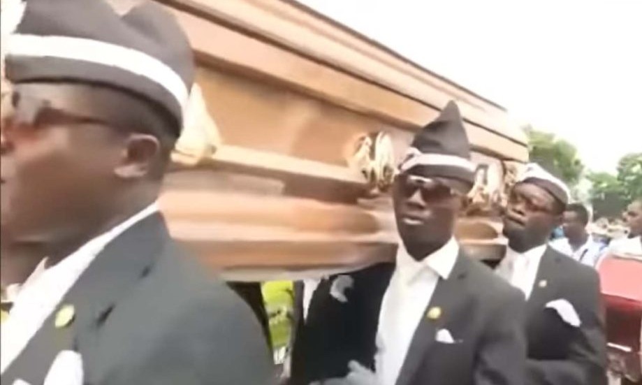 A história por trás do vídeo de africanos que dançam carregando um caixão