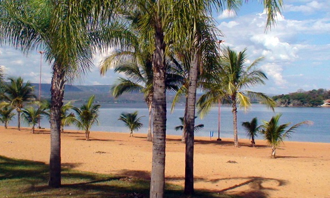 Rifaina reforça: além das praias interditadas, estão proibidos barcos na represa