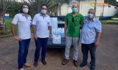 Cachaça Batista entrega 600 litros de álcool para Rifaina combater Covid-19