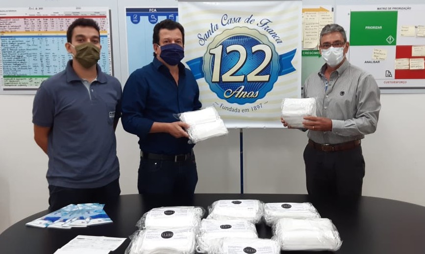 Santa Casa de Franca recebe mil frascos de álcool em gel e 2 mil máscaras em doação