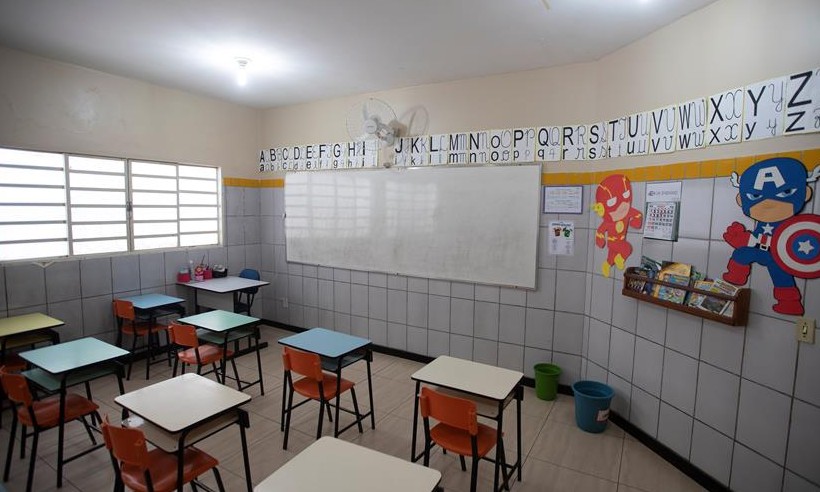 Escola que se recusar a negociar com os pais poderá ser multada por abusos