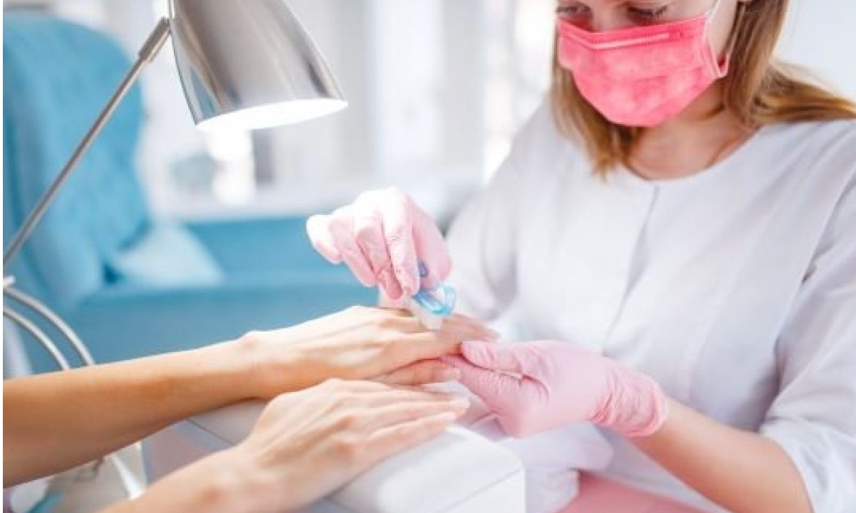 Mesmo com veto, diaristas, manicures e entregadores podem pedir o auxílio