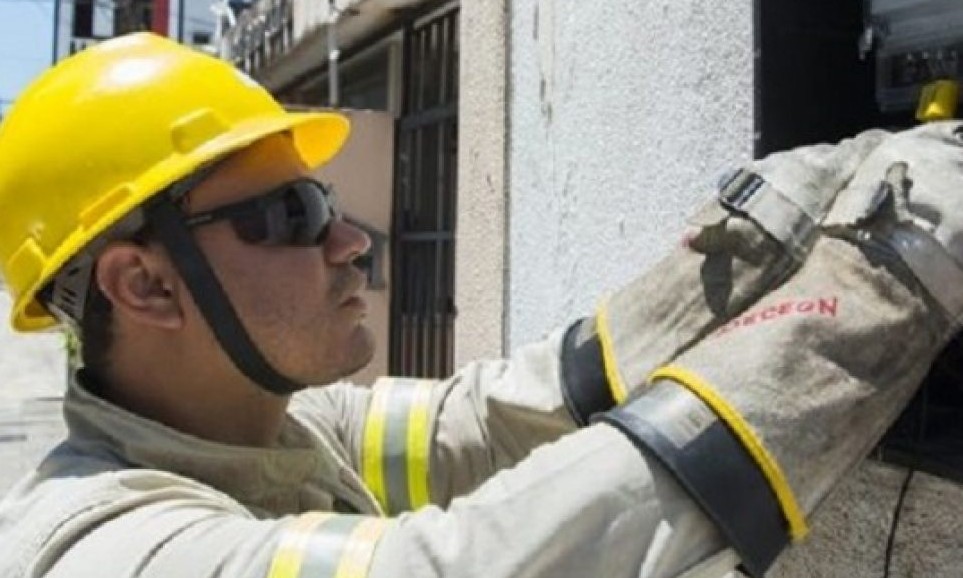 Aprovado projeto que proíbe corte de luz e água no fim de semana e feriado