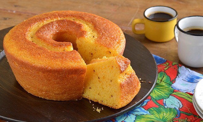 Bolo de fubá feito no liquidificador é fácil, rápido e delicioso! Veja receita aqui