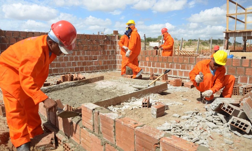 Queda nas obras do setor público e na infraestrutura afetam área de construção