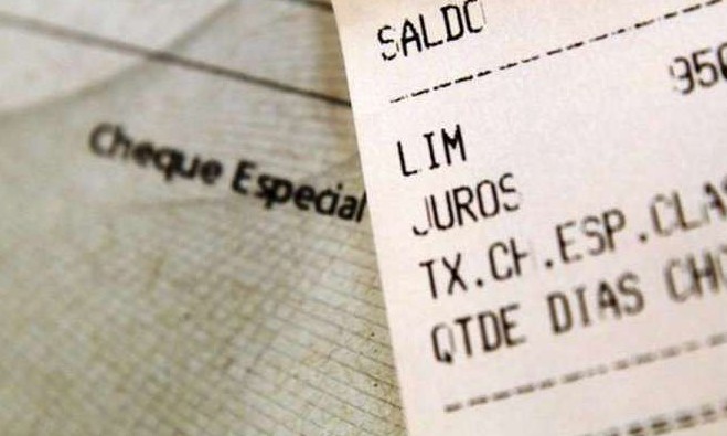 Após pressão, bancos decidem adiar cobrança de tarifa do cheque especial