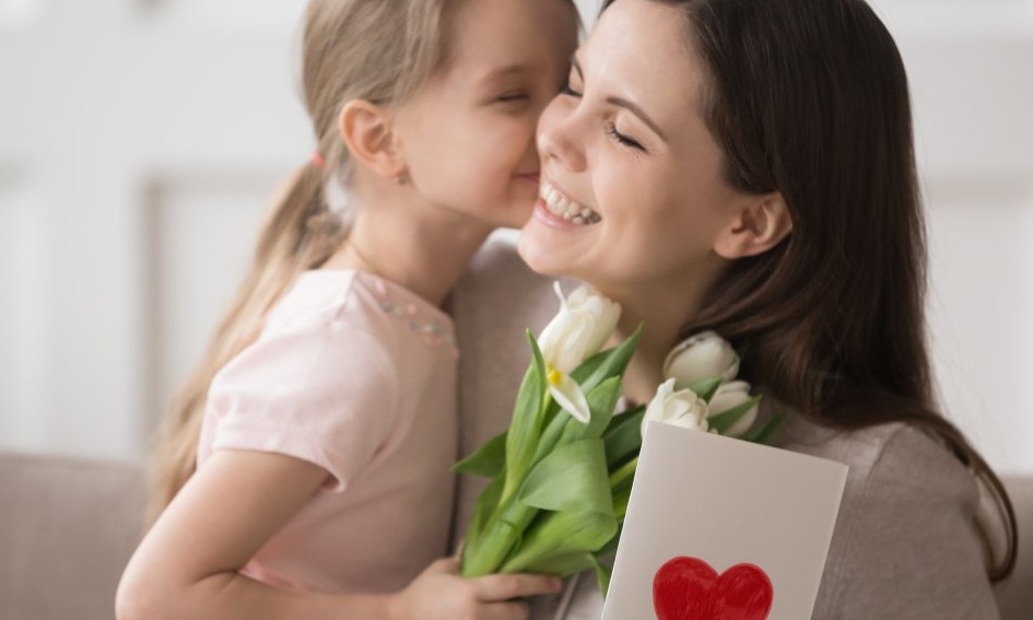 Veja maneiras diferentes de comemorar o Dia das Mães na quarentena