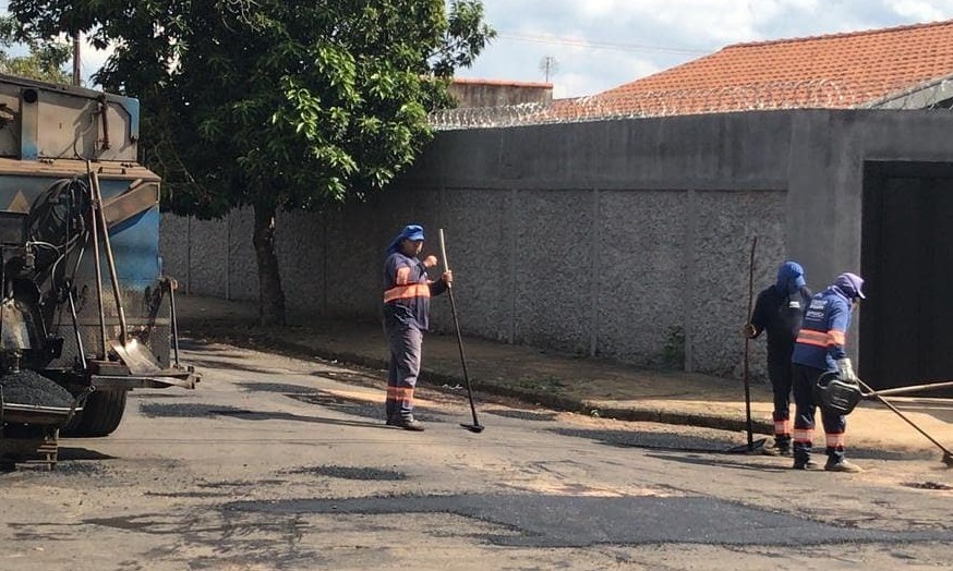 Prefeitura de Franca reforça tapa buracos em 5 setores diferentes da malha urbana