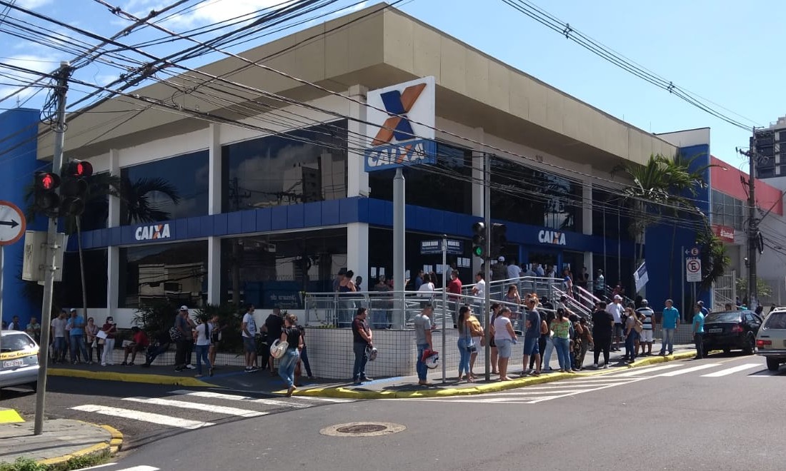 Para evitar filas, Caixa vai reformular pagamento de auxílio de R$ 600,00