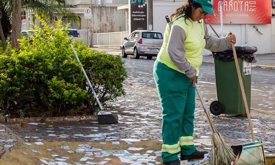 Ícones da limpeza, uma categoria comemora hoje (16) um dia muito especial