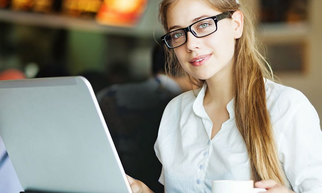 Profissão do futuro: programa oferece bolsas para curso de e-commerce
