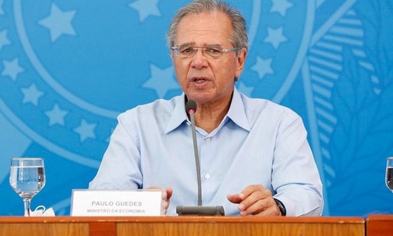 Economia está começando a colapsar, diz Guedes ao visitar o Supremo Federal