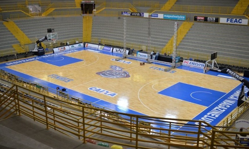 Federação paulista prevê volta do basquete: atletas e público com máscaras