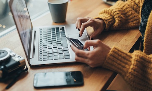 Na contramão da crise, e-commerce ganha força no período da quarentena