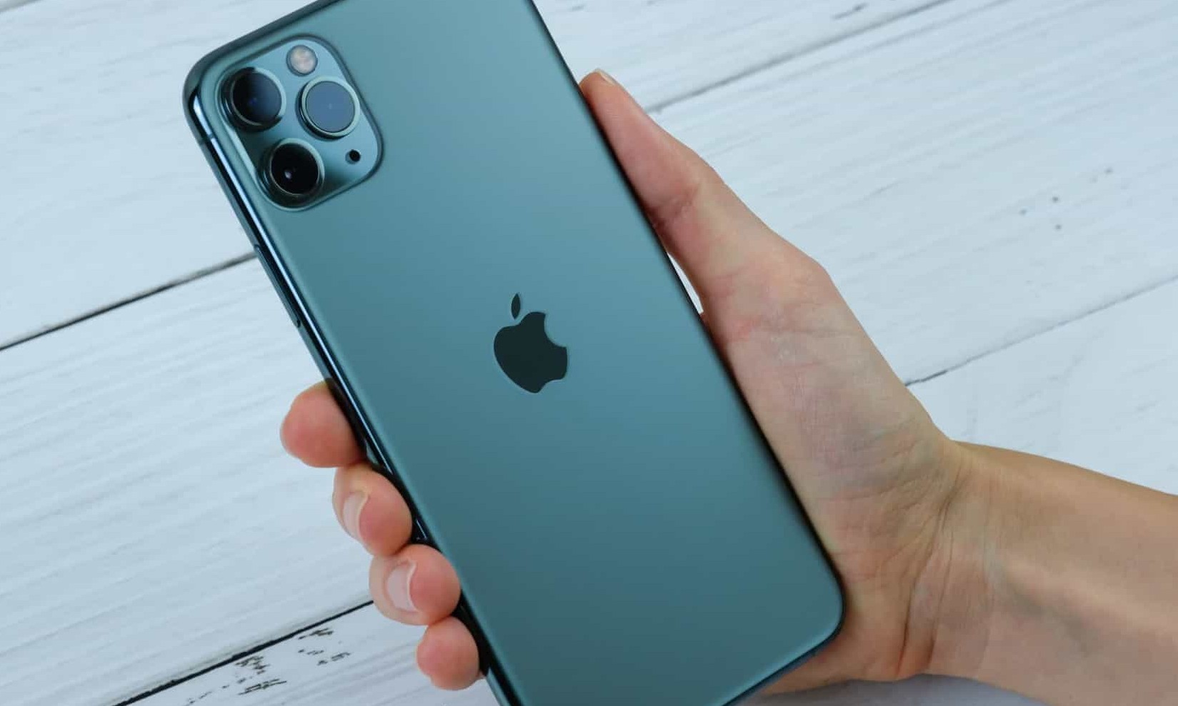 13 dicas úteis (mas nem tanto) para quem precisa poupar bateria do iPhone
