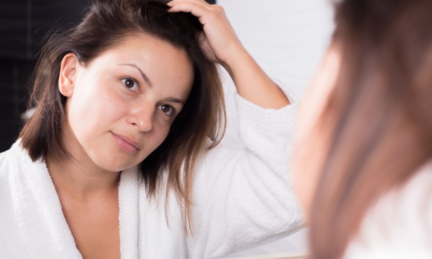 Cabelo mais oleoso na quarentena? Saiba qual é o motivo e como cuidar aqui!