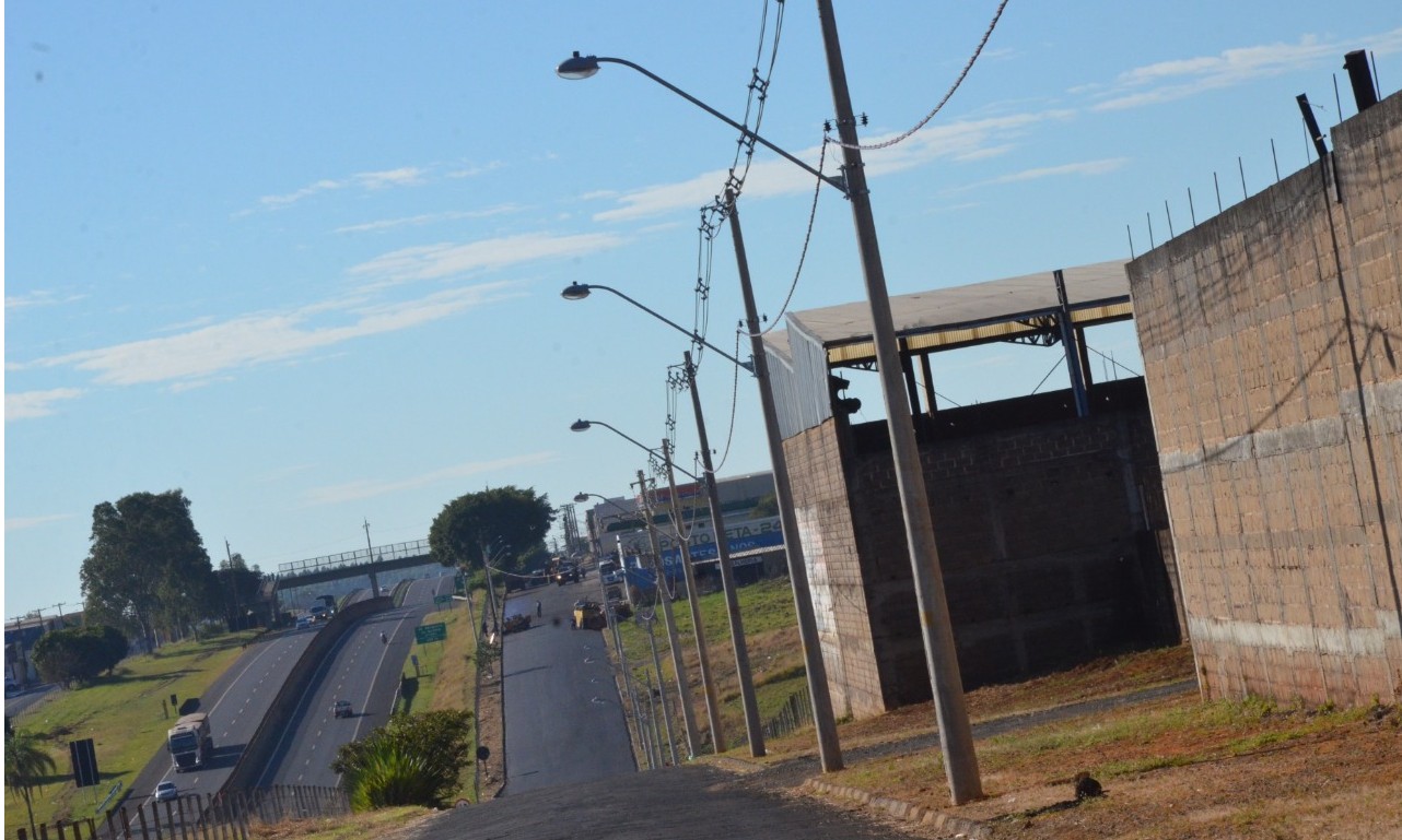 Ruas do Jardim Aeroporto e Vila Regina têm iluminação renovadas pela Prefeitura