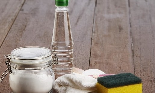Coringa: veja dicas de como usar o vinagre para a limpeza da casa e economizar