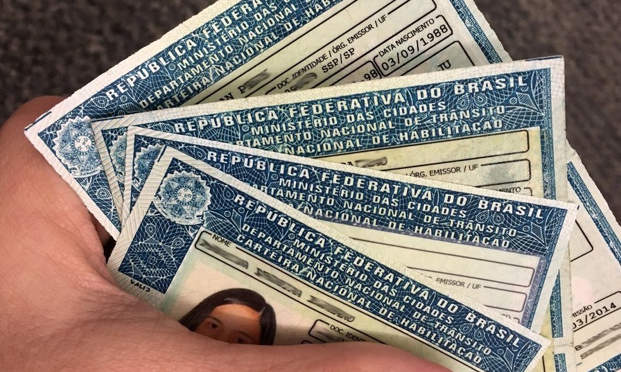 CNH poderá ser renovada a cada 10 anos e ter aumento de pontos de infrações