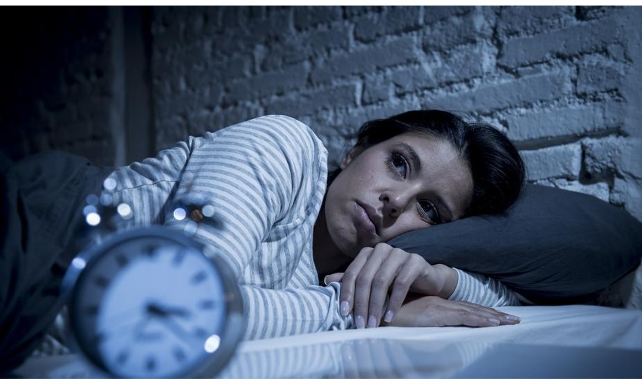 Estudo afirma que a falta de sono pode ser a razão da sua infelicidade: Saiba mais
