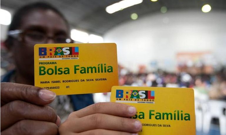Proposta pode aumentar valor do Bolsa Família para até R$ 3 mil por família