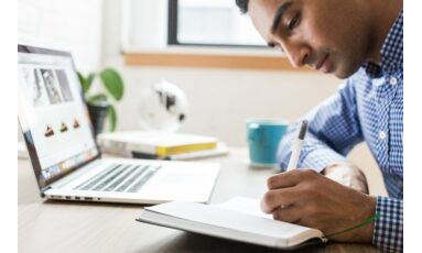 FGV abre 7.500 vagas de graduação online tecnológica e dá bolsas