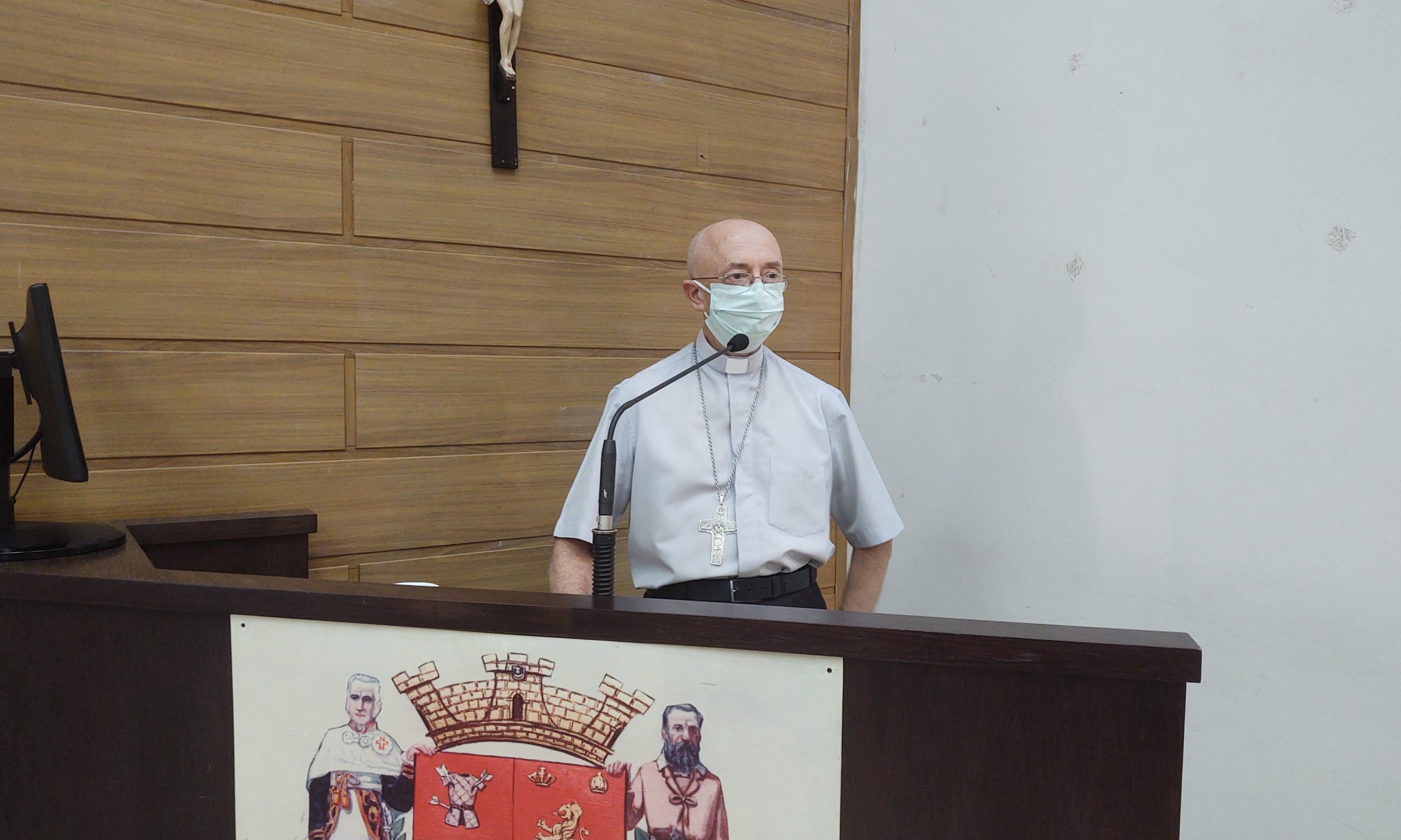 Covid-19: Vereadores de Franca aprovam atividades religiosas como essenciais