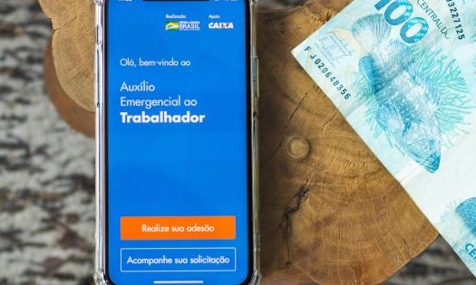 Auxílio emergencial pode ganhar pagamento de mais duas parcelas de R$ 300