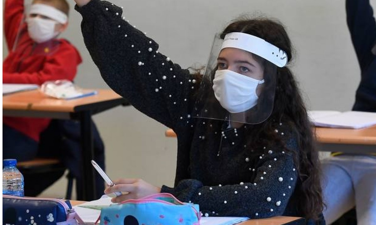 Escolas devem ter retorno escalonado com aulas presenciais e à distância