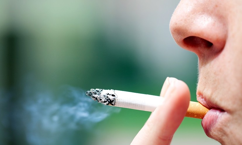 Uso de cigarros pode causar doença que leva à amputação de membros