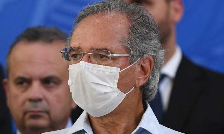 Guedes confirma que vai prorrogar o auxílio de emergência por 2 meses