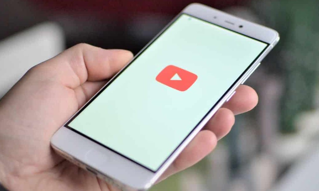 Um ‘ponto’ na URL faz com que YouTube seja exibido sem anúncios. Veja mais