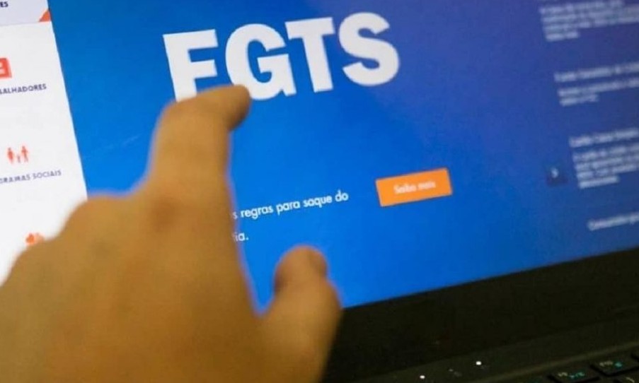 Caixa paga FGTS de R$ 1.045 a partir desta segunda, 15. Veja como sacar o dinheiro