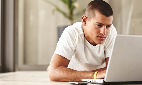 Empresas recrutam online alunos de todos os cursos técnicos e superiores