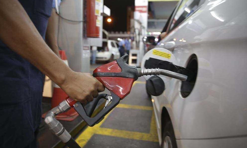 Gasolina brasileira terá aumento na qualidade e no preço; Entenda como será