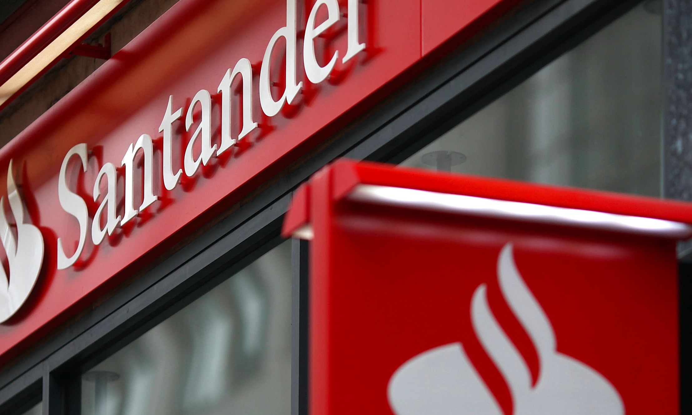 Oportunidade: Santander reforça recrutamento e abre 1.500 vagas de emprego