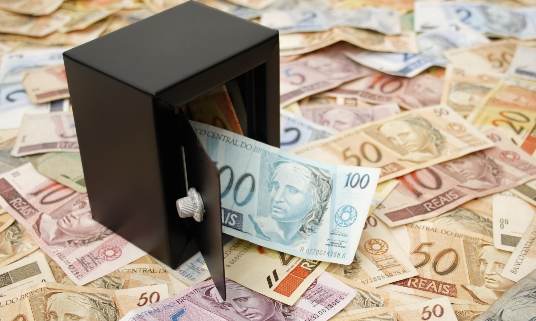 Bancos estão procurando aposentados do INSS com dinheiro esquecido conta