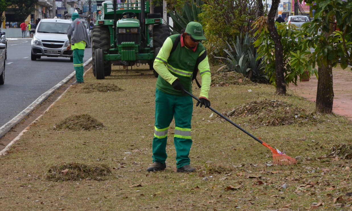 Bairros de Franca recebem serviços de revitalização: De pintura a poda de árvores
