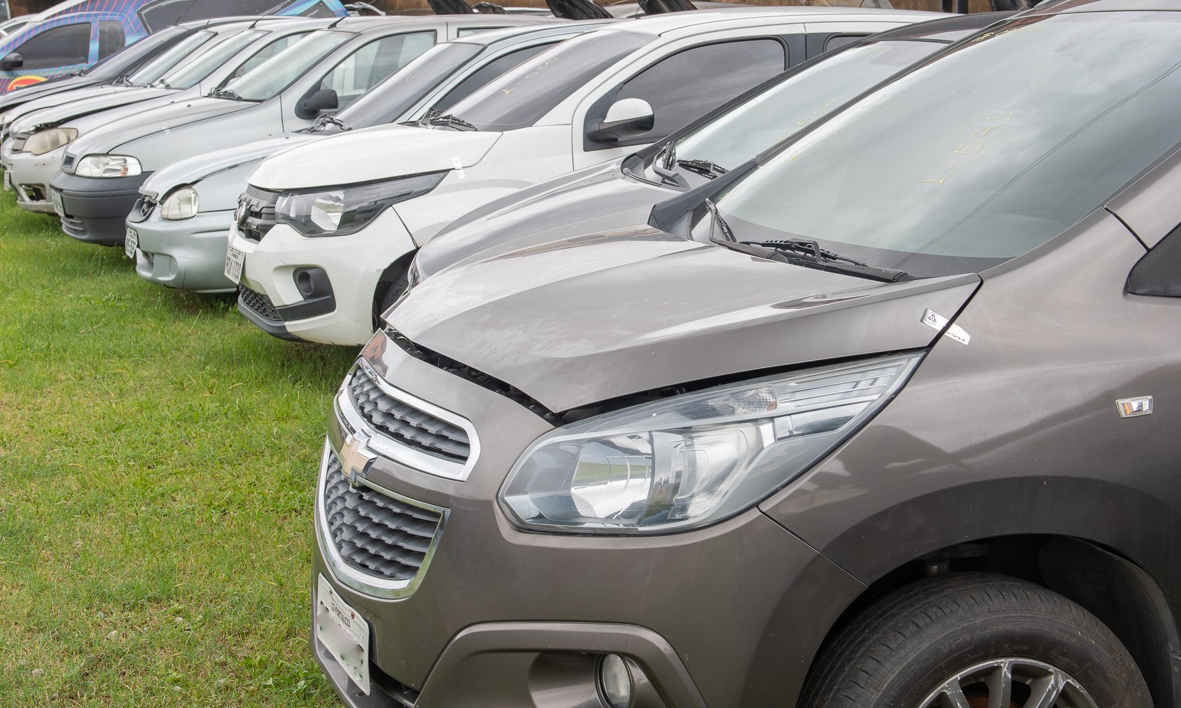 Golpes em leilões de carros aumentam: Veja quais os cuidados que deve tomar
