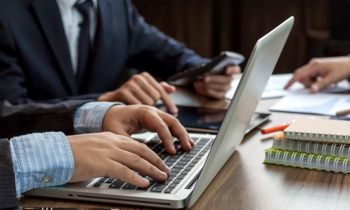 Fintechs e startups do Google recrutam online e há vagas para home office