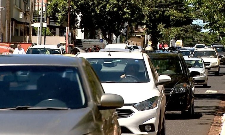 Trânsito aumentou 20% nas últimas 2 semanas no Brasil antes da flexibilização