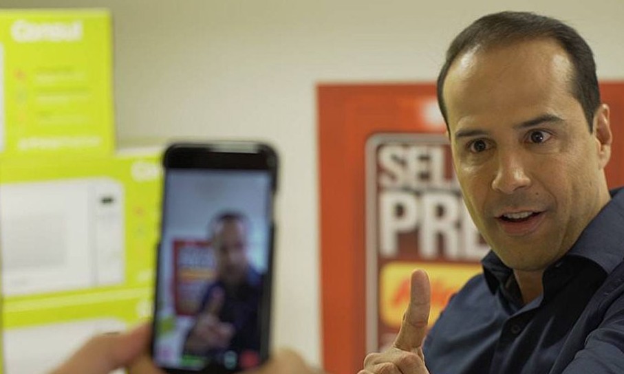Fundador da rede varejista Ricardo Eletro e sua filha são presos. Veja porque