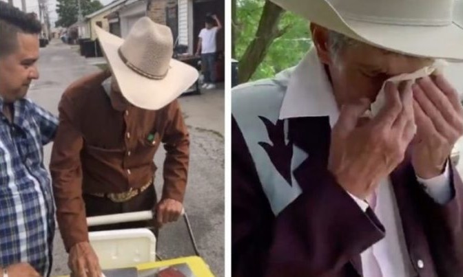 Clientes compram todos os picolés e depois ajudam sorveteiro a aposentar