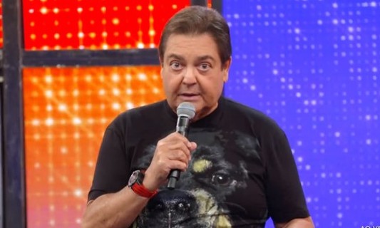 Faustão ostenta relógio milionário: “Dá pra comprar três Ferraris!”