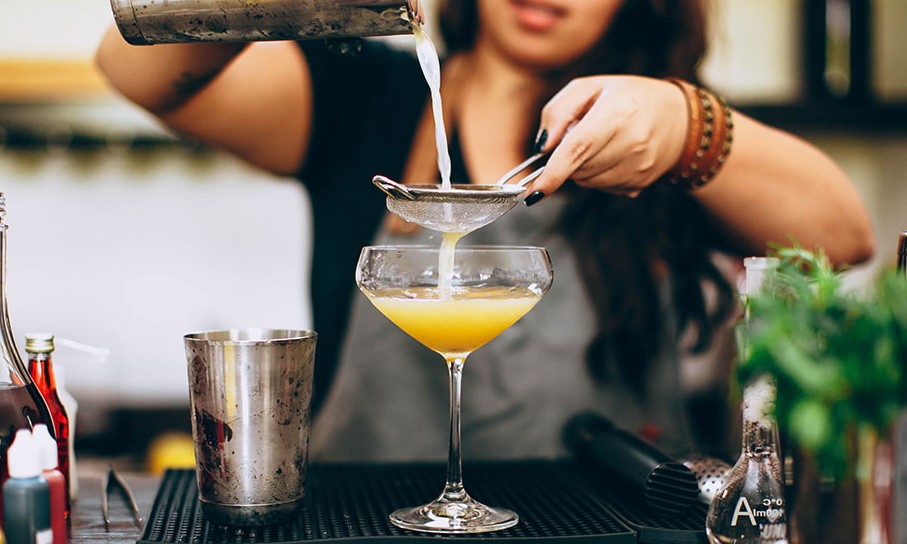 Monte seu bar em casa e faça drinques de respeito com estes 10 produtos