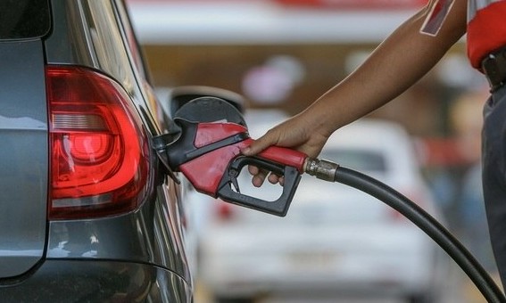 Governo quer baratear etanol ao permitir venda de produtores aos postos