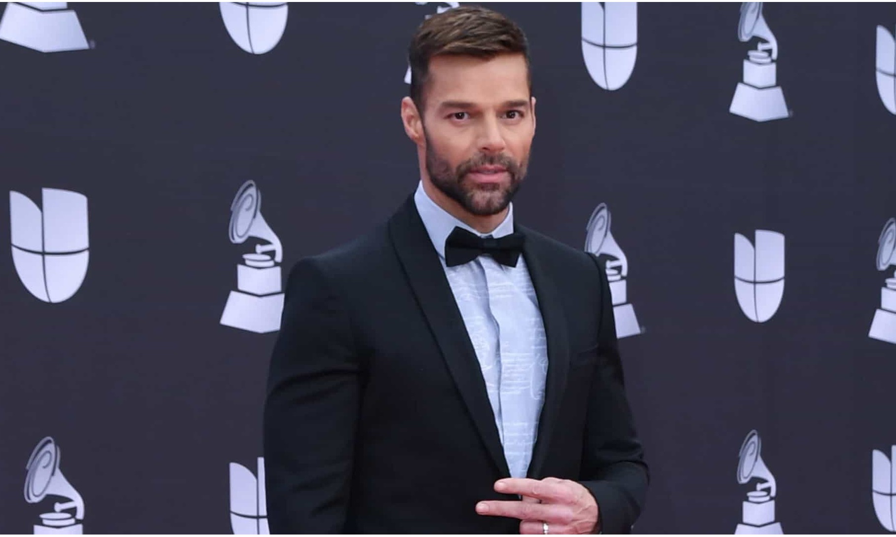 Ricky Martin recorda angústia que sentiu antes de assumir ser gay
