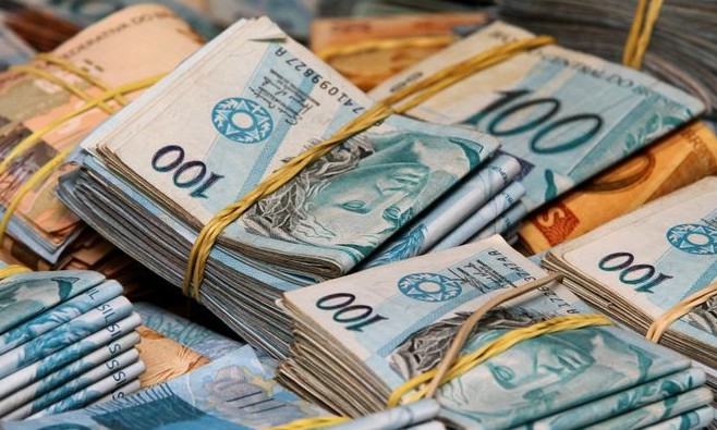 Estudo confirma: dinheiro pode mesmo comprar a felicidade. Saiba por quê