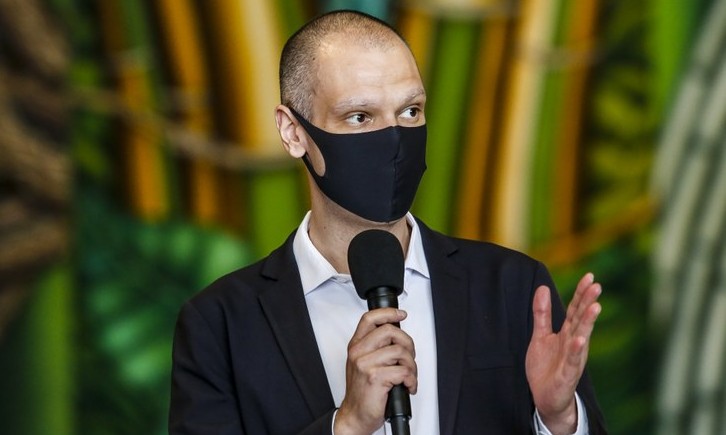 Bruno Covas anuncia adiamento do Carnaval de 2021 em São Paulo