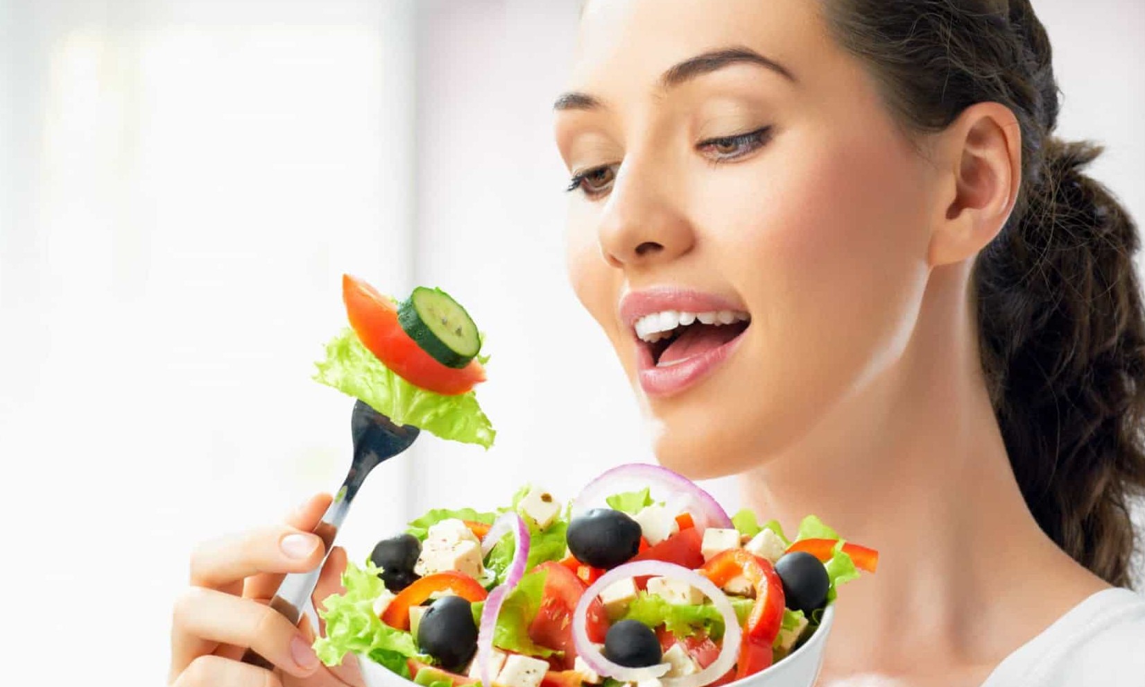 Iniciou uma dieta ‘low-carb’ e não consegue perder peso? Saiba o que acontece